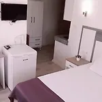アパートホテル Parla Çeşme