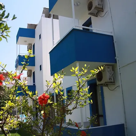 Ξενοδοχείο με διαμερίσματα Parla Çeşme