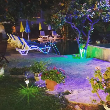 Aparthotel Parla