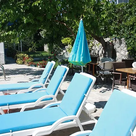 Ξενοδοχείο με διαμερίσματα Parla 2*