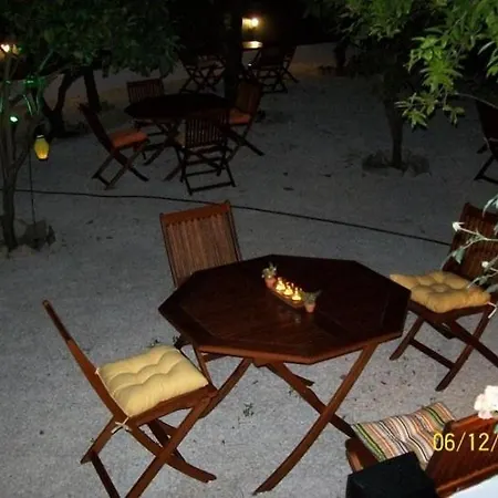 Ξενοδοχείο με διαμερίσματα Parla 2*