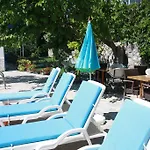 Aparthotel Parla 4*