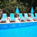 Aparthotel Parla