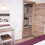 Parla Aparthotel 4*