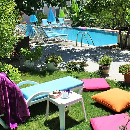 Apart Otel Parla Çeşme