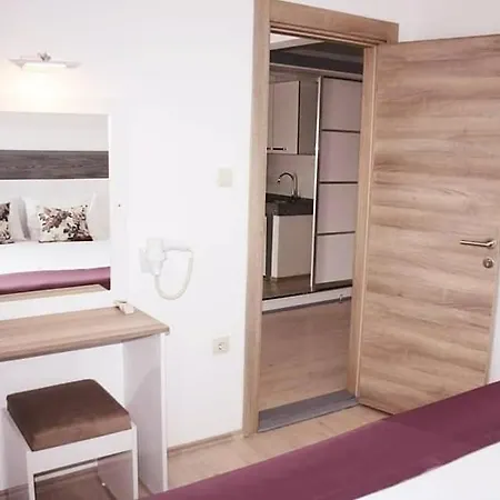 Parla Apart Otel 2*